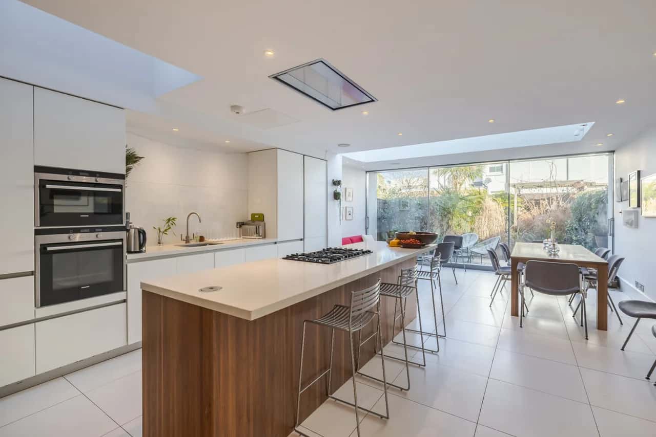 Contemporary Three Bedroom Retreat in London