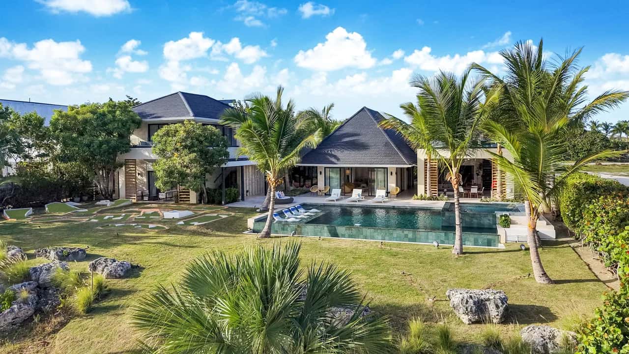 Luxury Caribbean Escape | 8BR Villa with Pool, Jacuzzi & Golf Cart