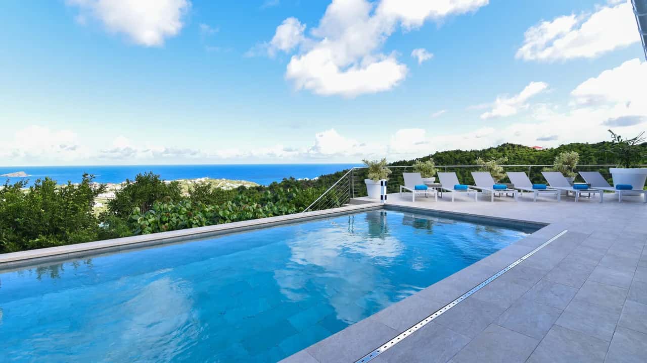 Deluxe Villa with Picturesque Sea Views
