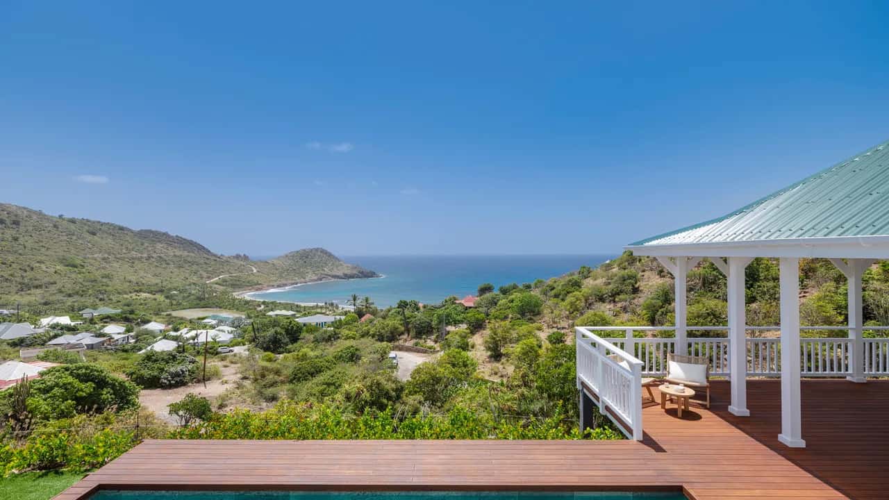 Two-br Villa With  Fantastic Views Of Toiny Bay
