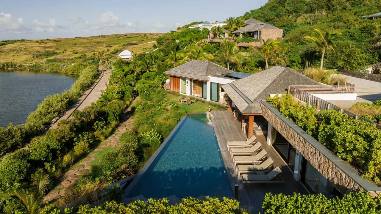 Fourteen-Bedroom Estate in Grand-Cul-de-Sac