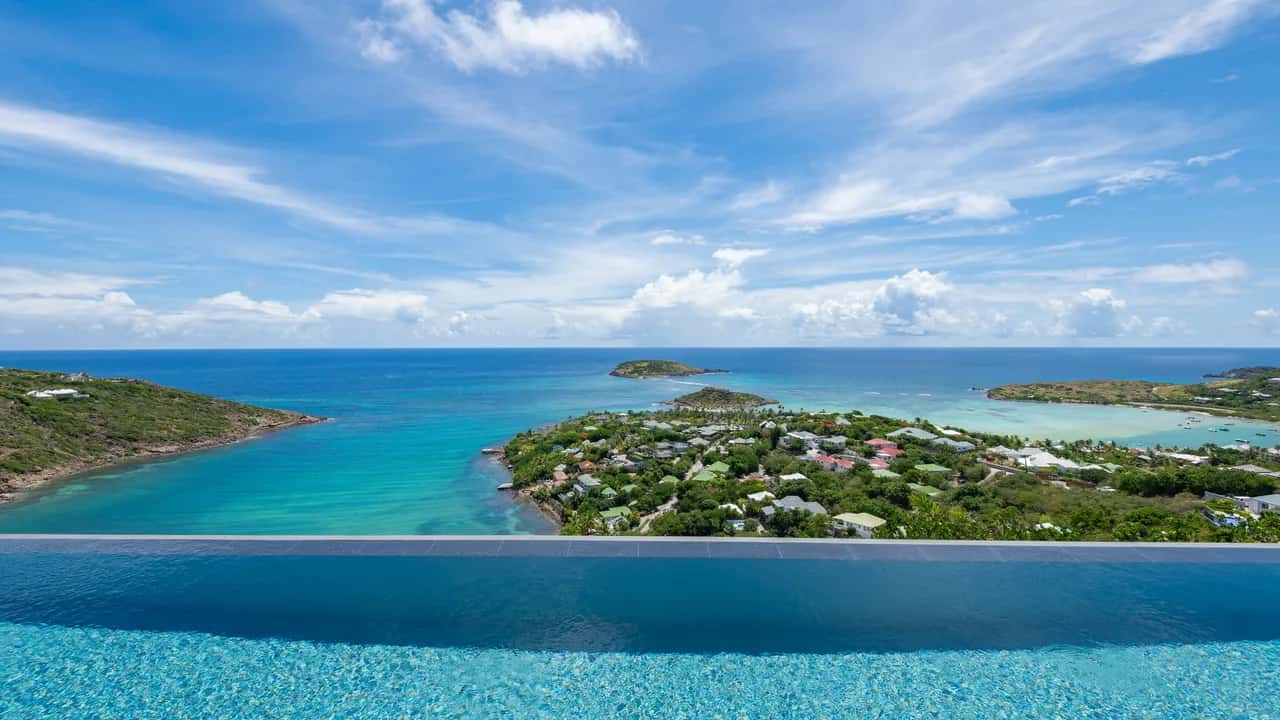 Luxurious Wine Cellar Villa in Marigot