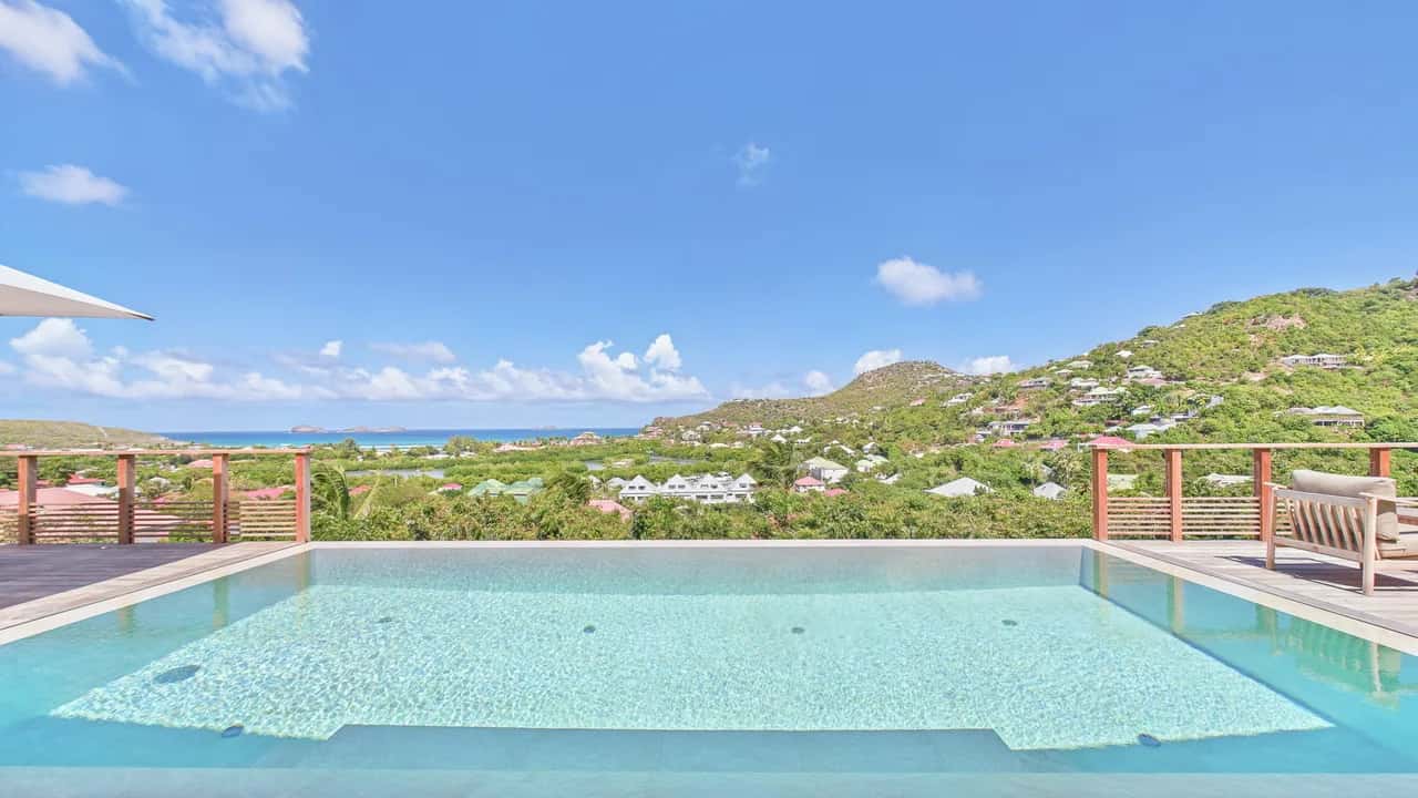 Peaceful Poolside Escape Overlooking the Ocean