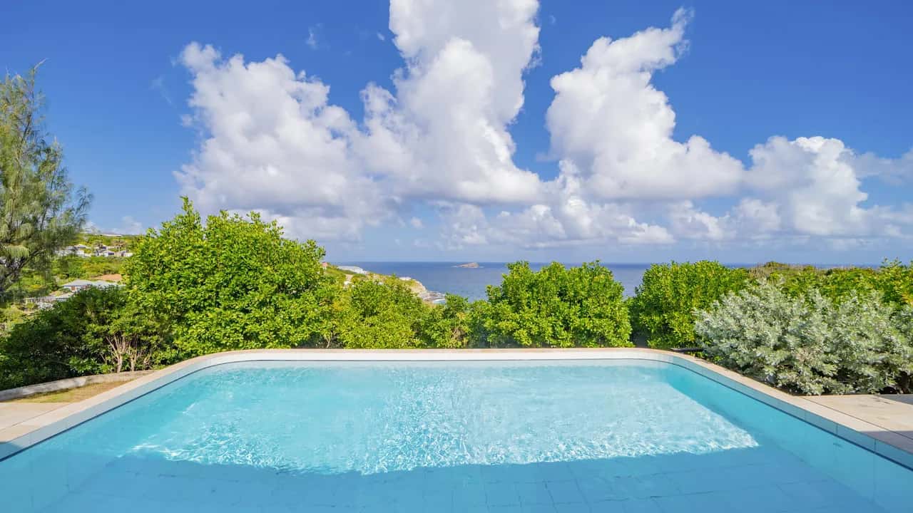 Montjean Oceanview Tropical Hideaway