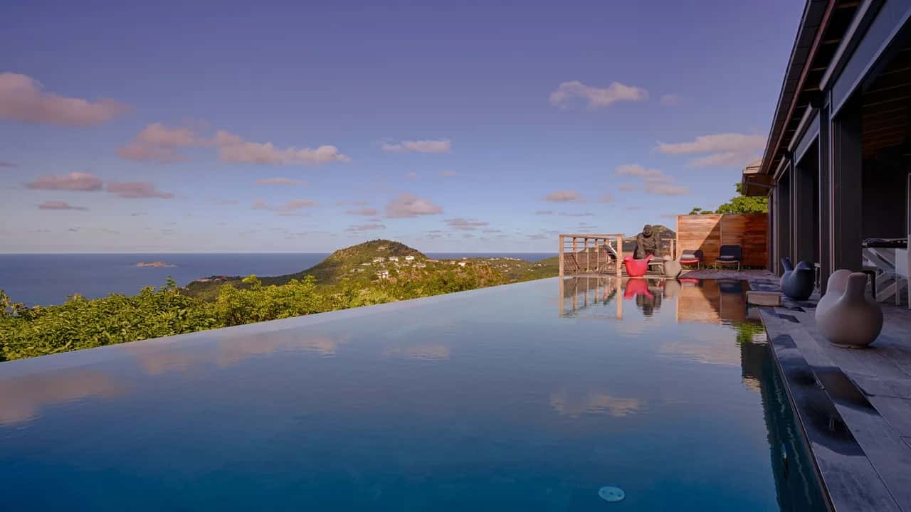 Contemporary Villa Offering Utmost Luxury