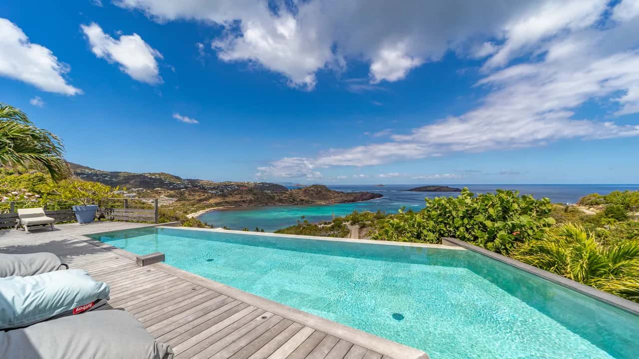 Two Infinity Pools Villa in Petit-Cul-de-Sac
