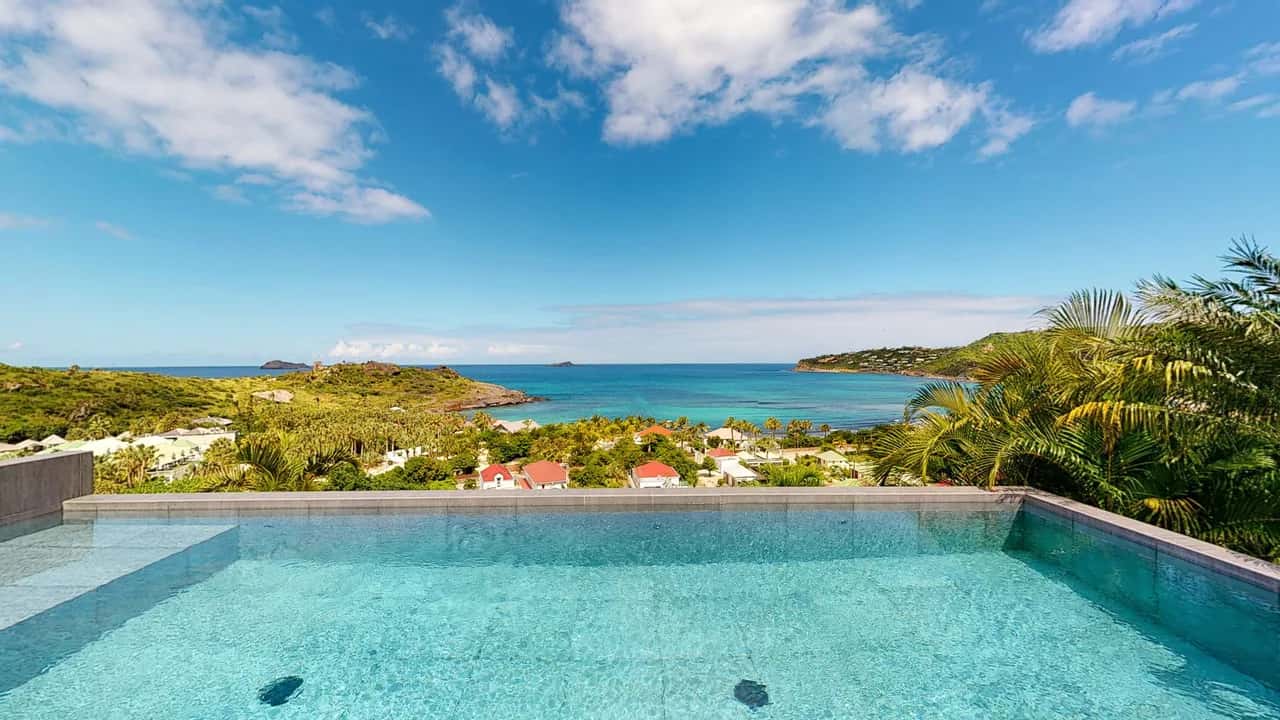 Refreshing Villa Atop the Hills of Lorient