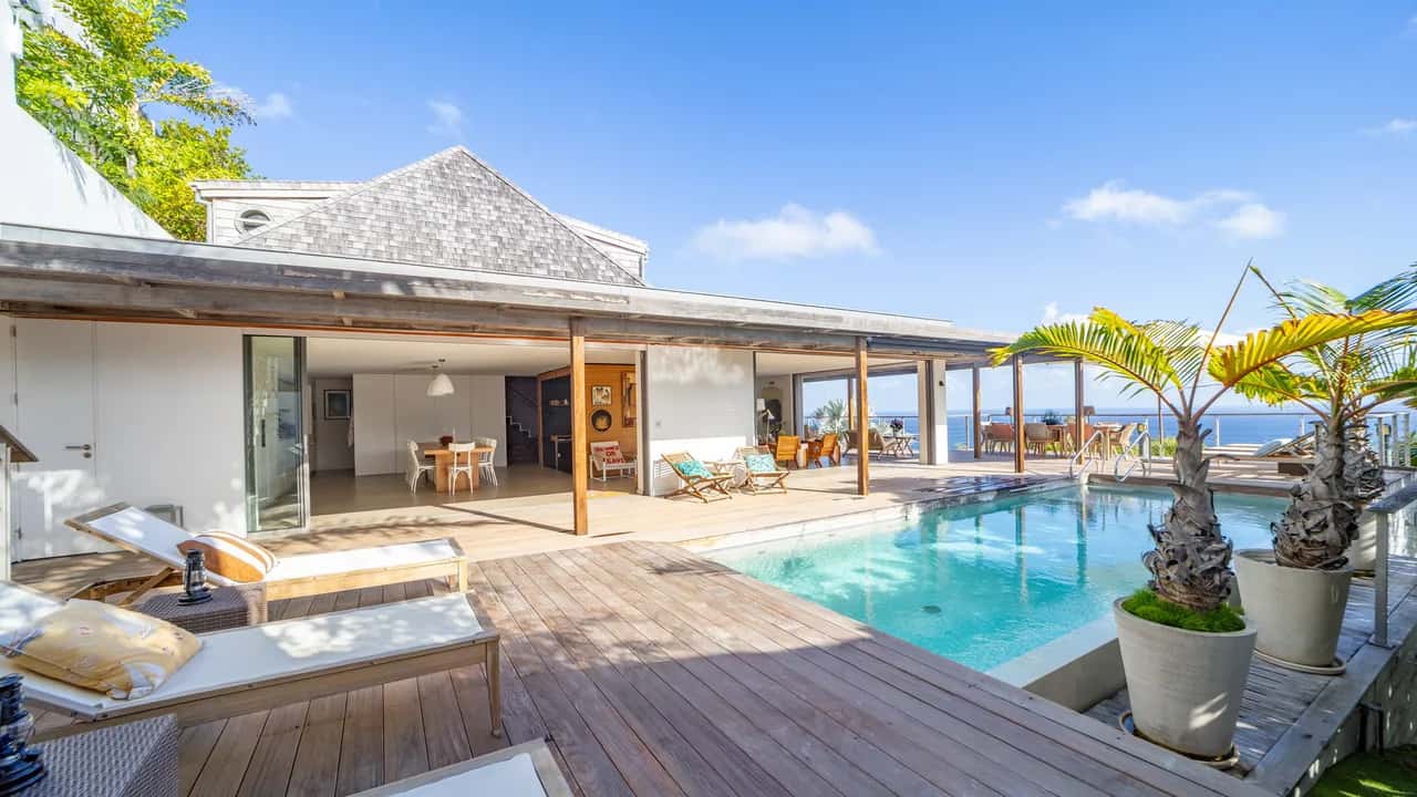 Elevator-Access Luxury Villa in Vitet