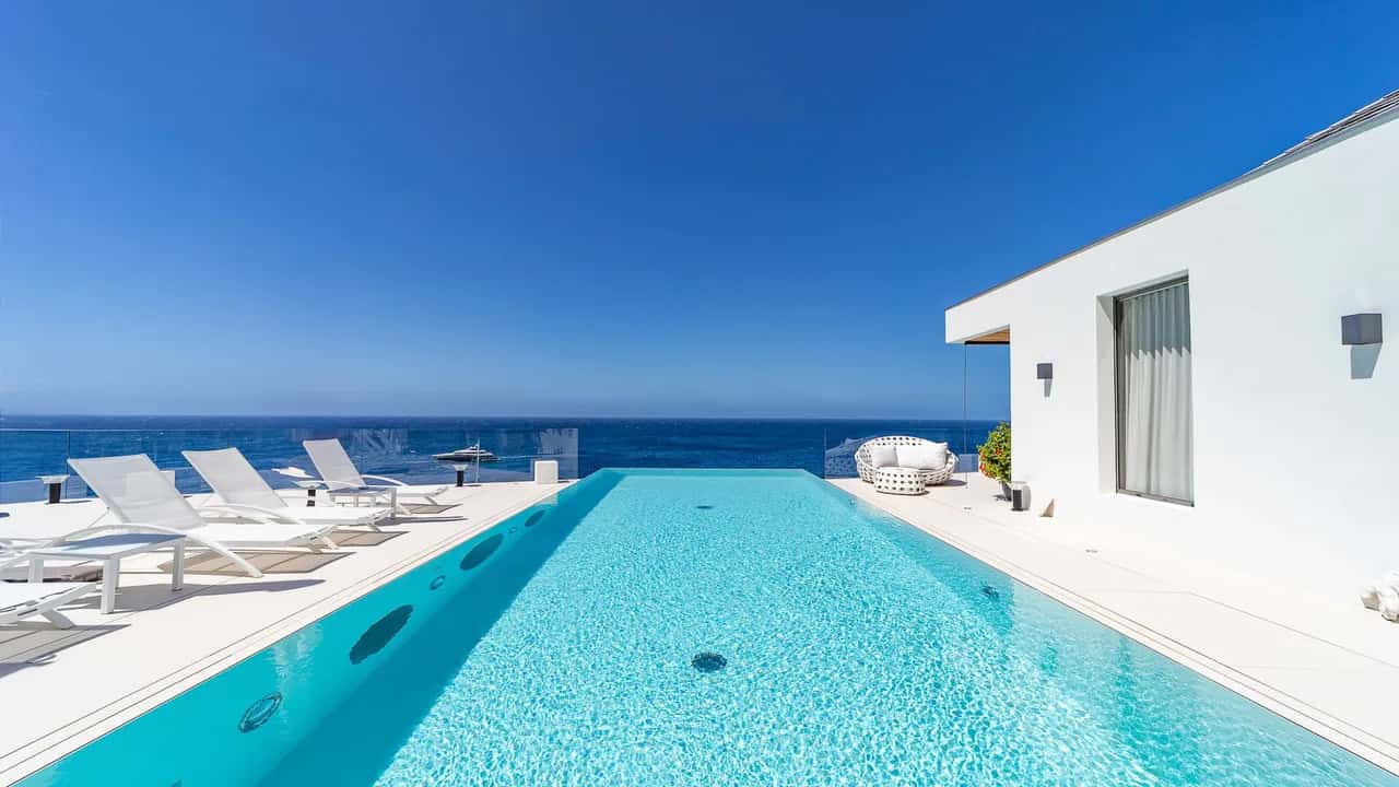 Extraordinary Glamorous Villa