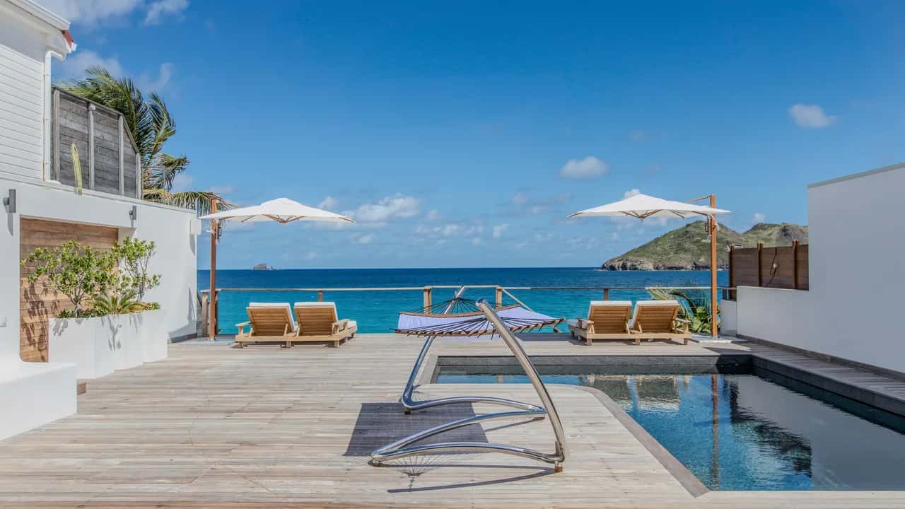 Family-Friendly Villa with Private Pool in Flamands