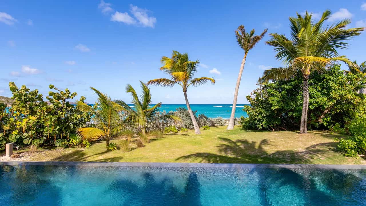 Magnificent Villa Located on the Famous Beach