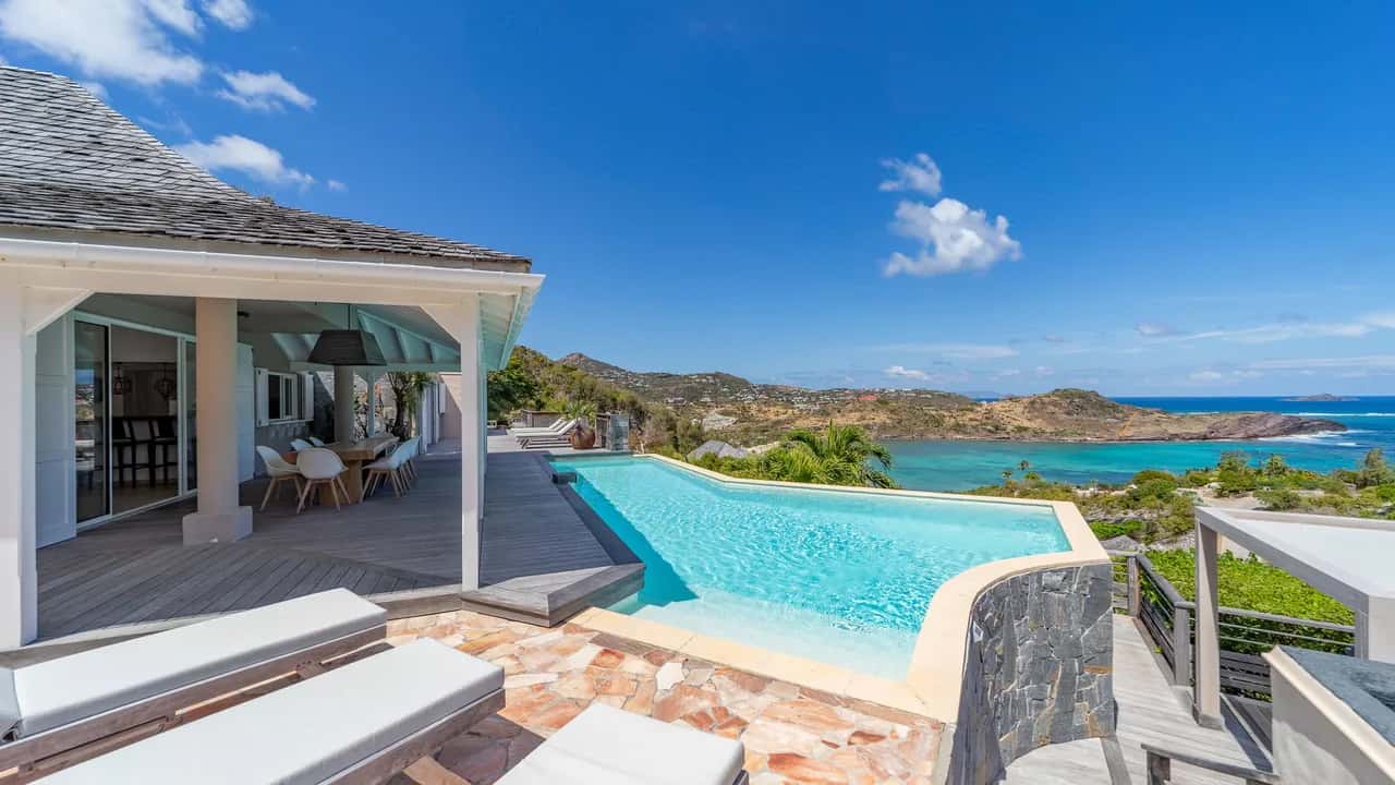 Hillside Villa with Spectacular Sea Views