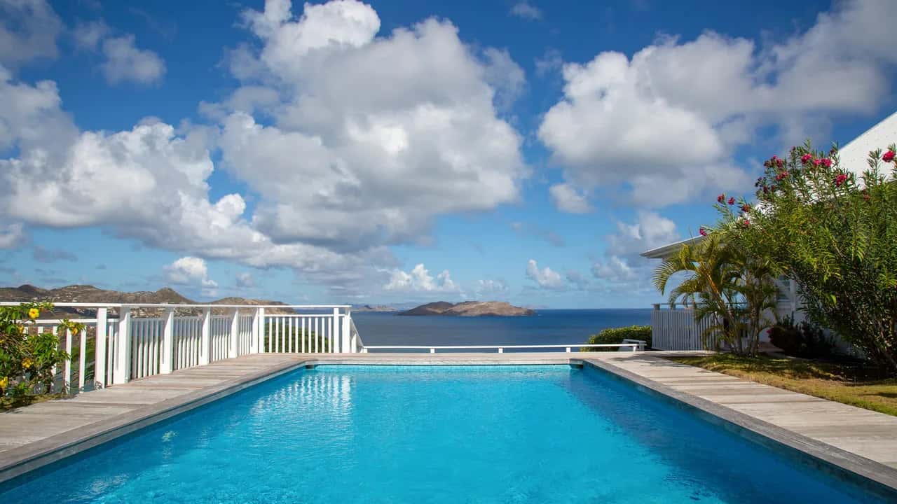 Accessible Villa with Private Pool in Lorient