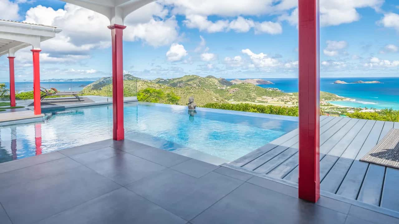 Sun-Soaked Haven With Caribbean Views