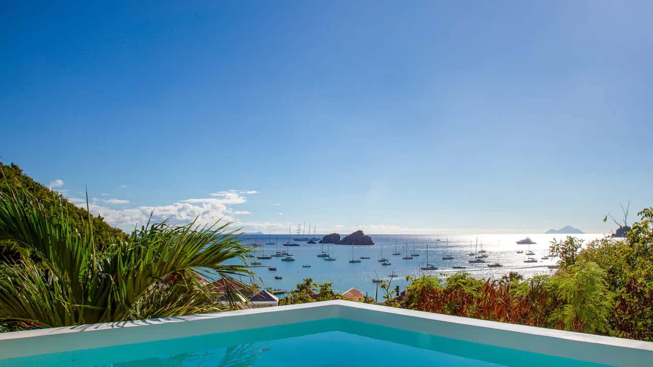 Elegant Villa with Scenic Views in Corossol