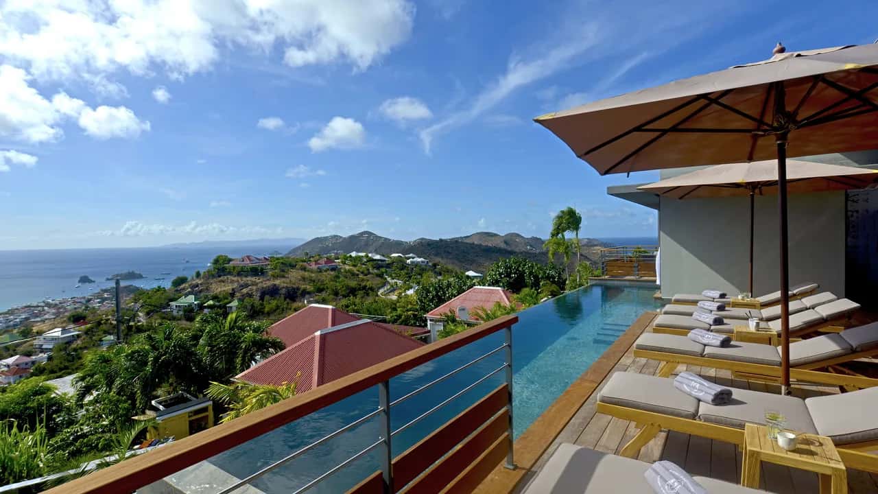 Stylish And Modern Villa With Spectacular Fine Sunset