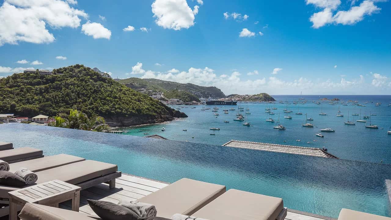 Superb villa with panoramic view over Corossol Bay