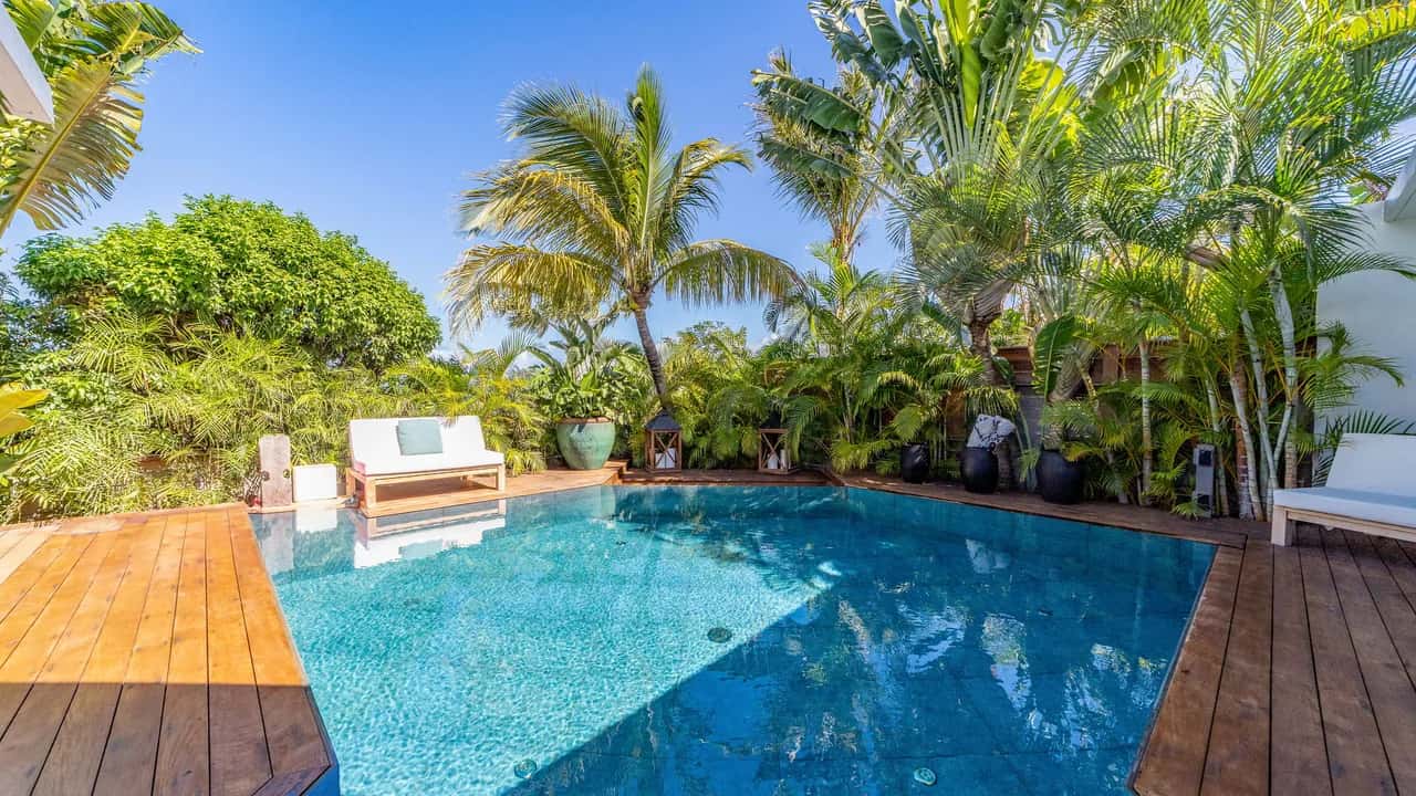 Family-Friendly Villa with Scenic Views in Vitet