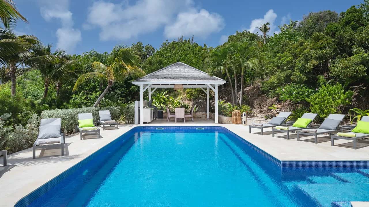 Private Villa With Astonishing View Of Hills