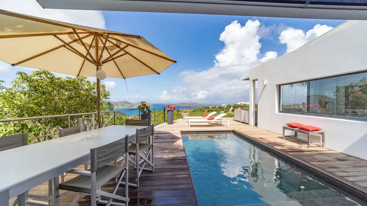 Charming Retreat with Private Pool in Vitet