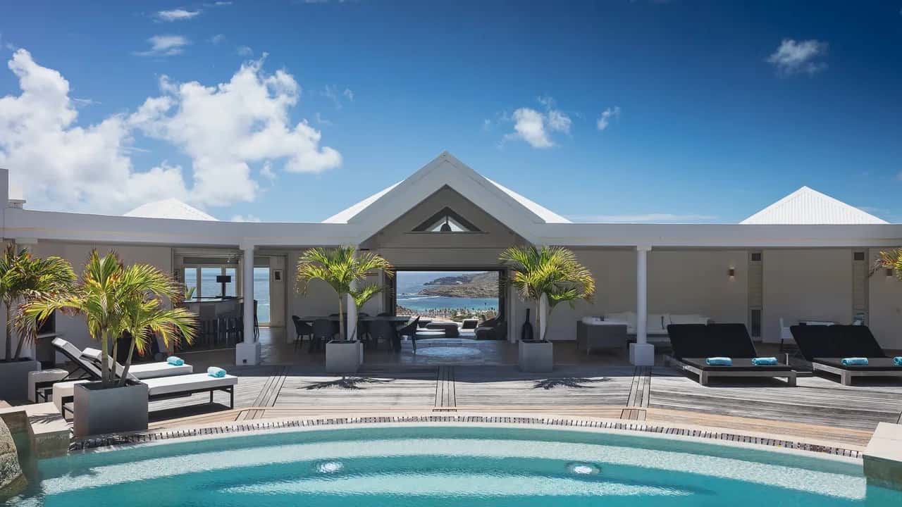 Contemporary Villa with Heated Pool in Montjean
