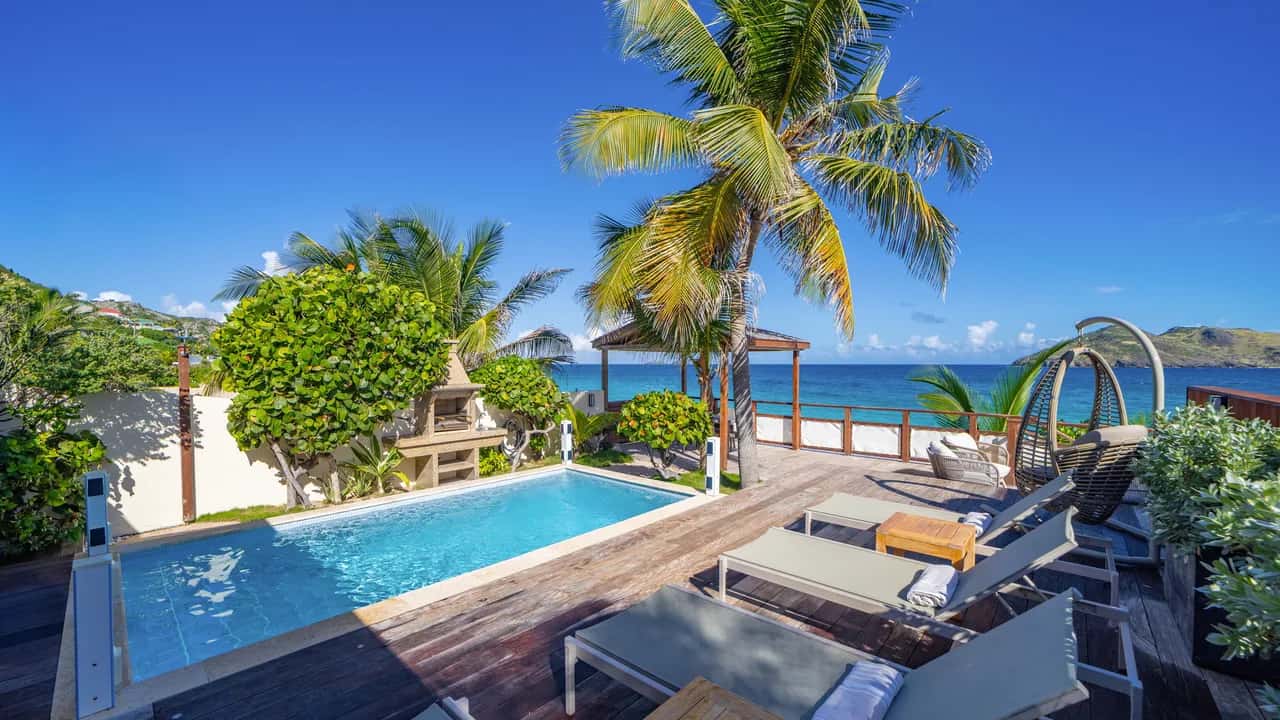 Charming Villa with Private Pool in Flamands