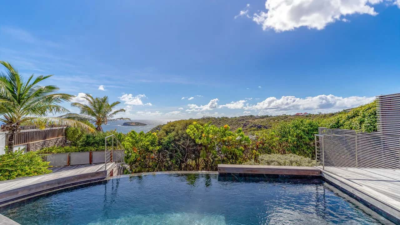 Luxurious Retreat with Pool in Pointe Milou