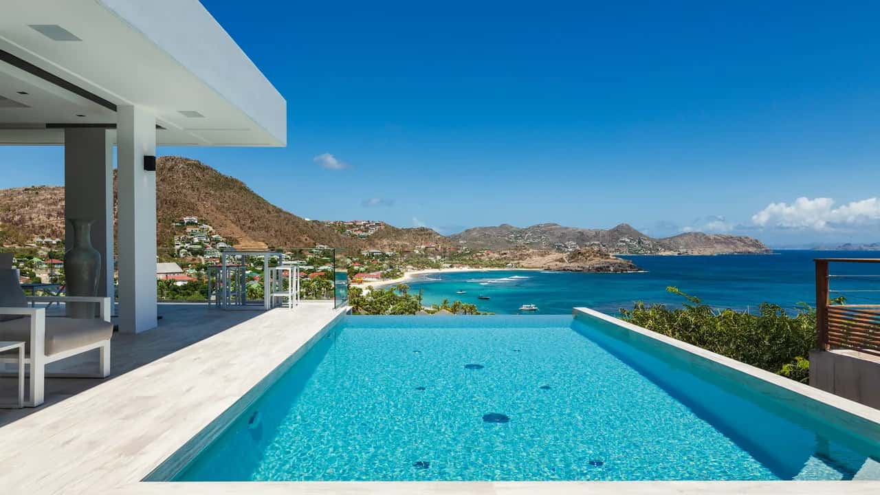 Shining Villa on the Heights of Camaruche