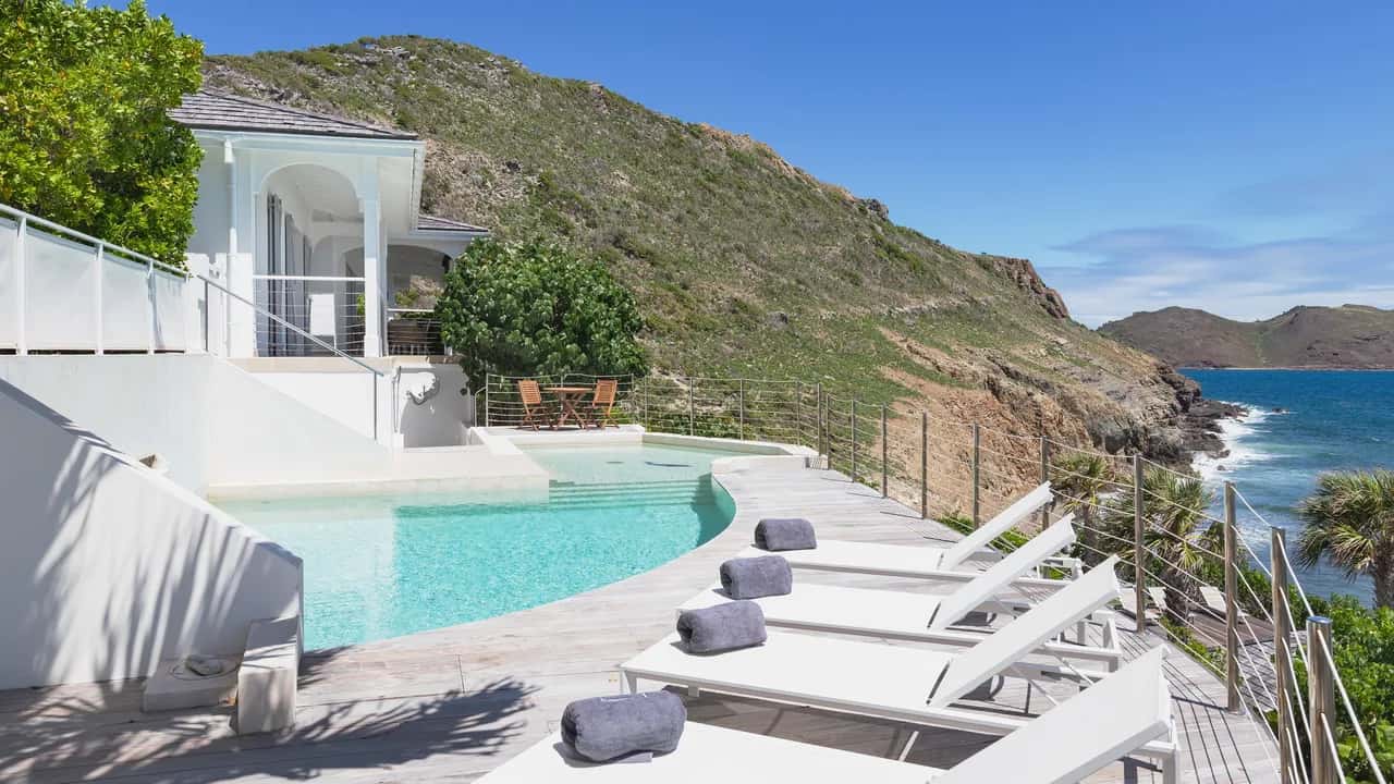 Villa Located in a Secluded Residential Area