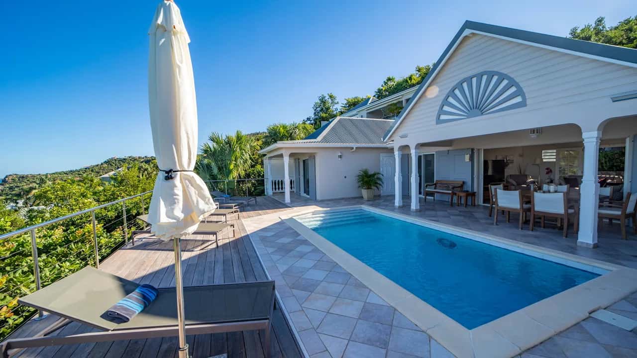 Four-Bedroom Estate in St-Jean