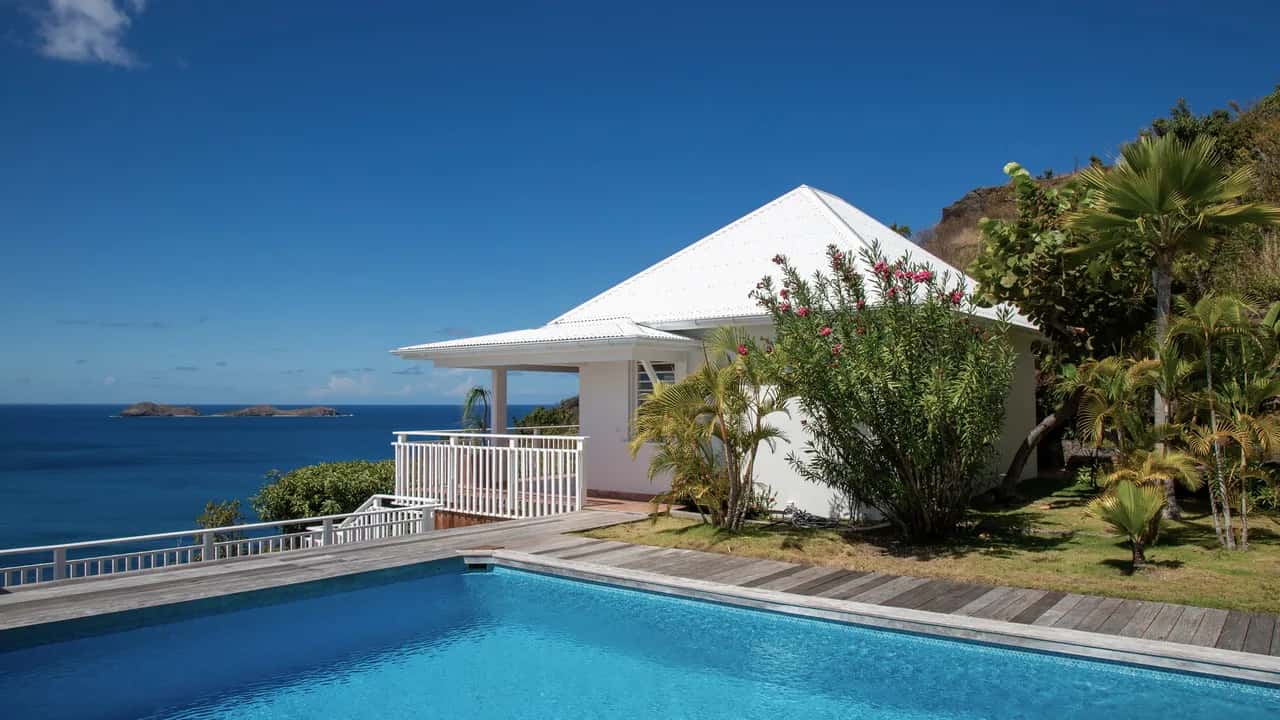 Seafront Villa Built in Traditional Style