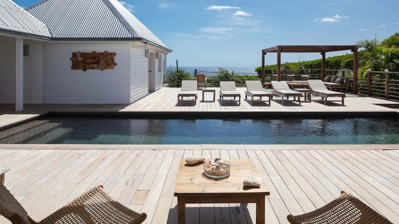 Family-Friendly Villa with Private Pool in Vitet