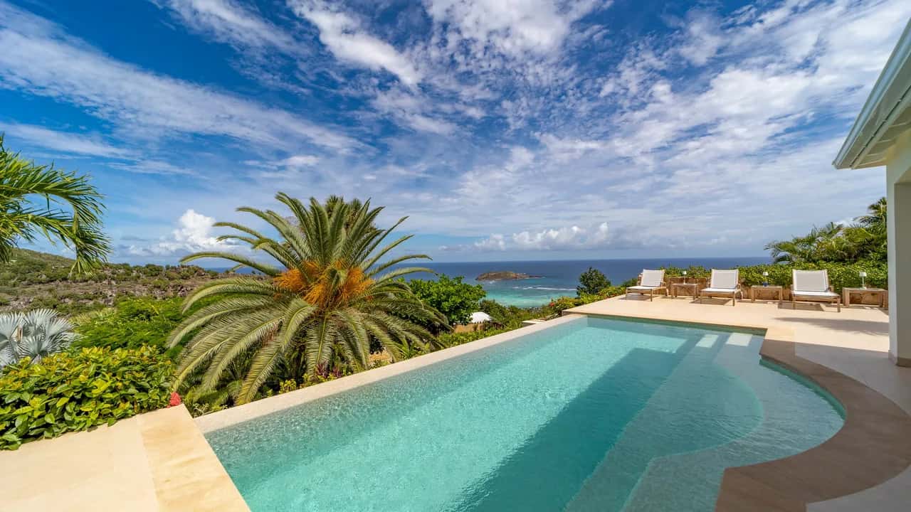 Posh Caribbean-style Villa With Upscale Amenities