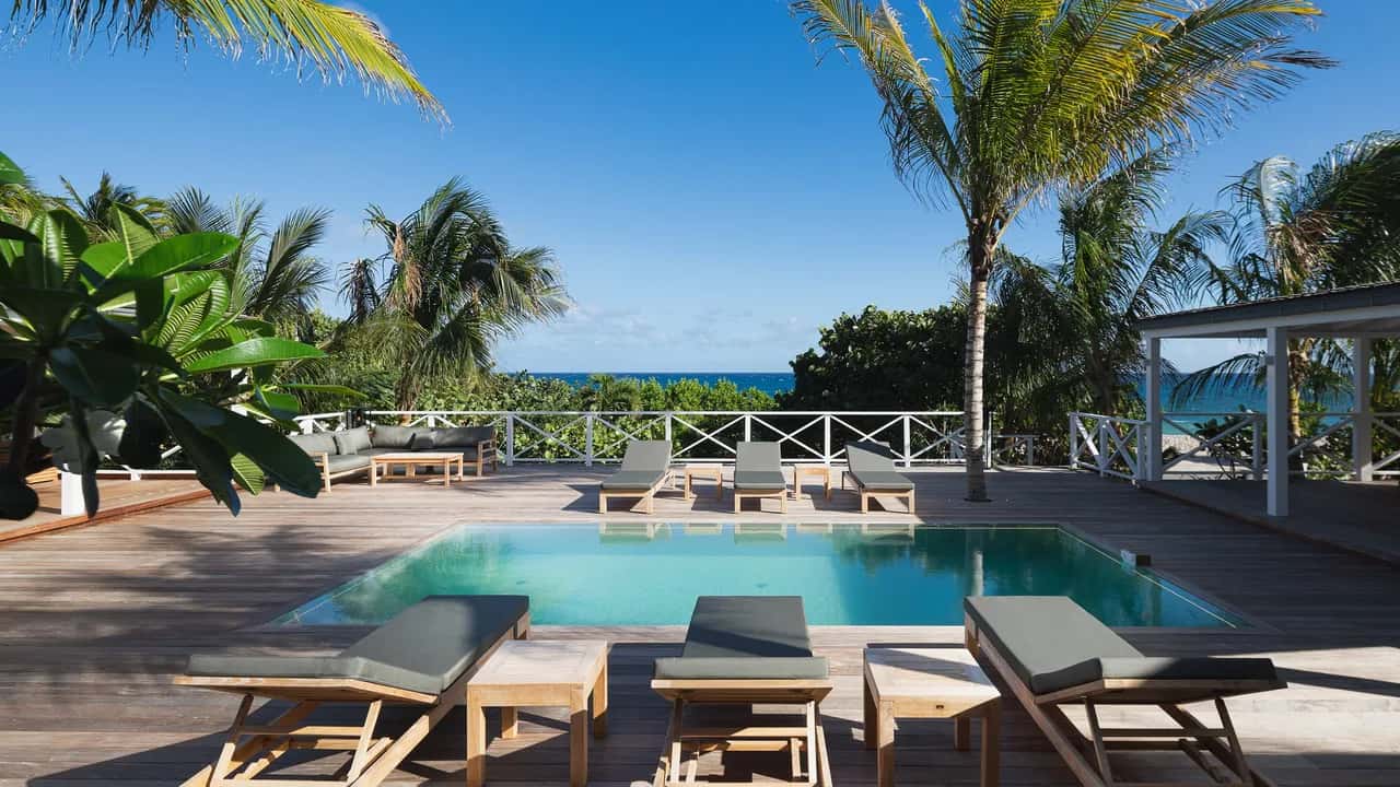 Charming Villa with Lovely Swimming Pool