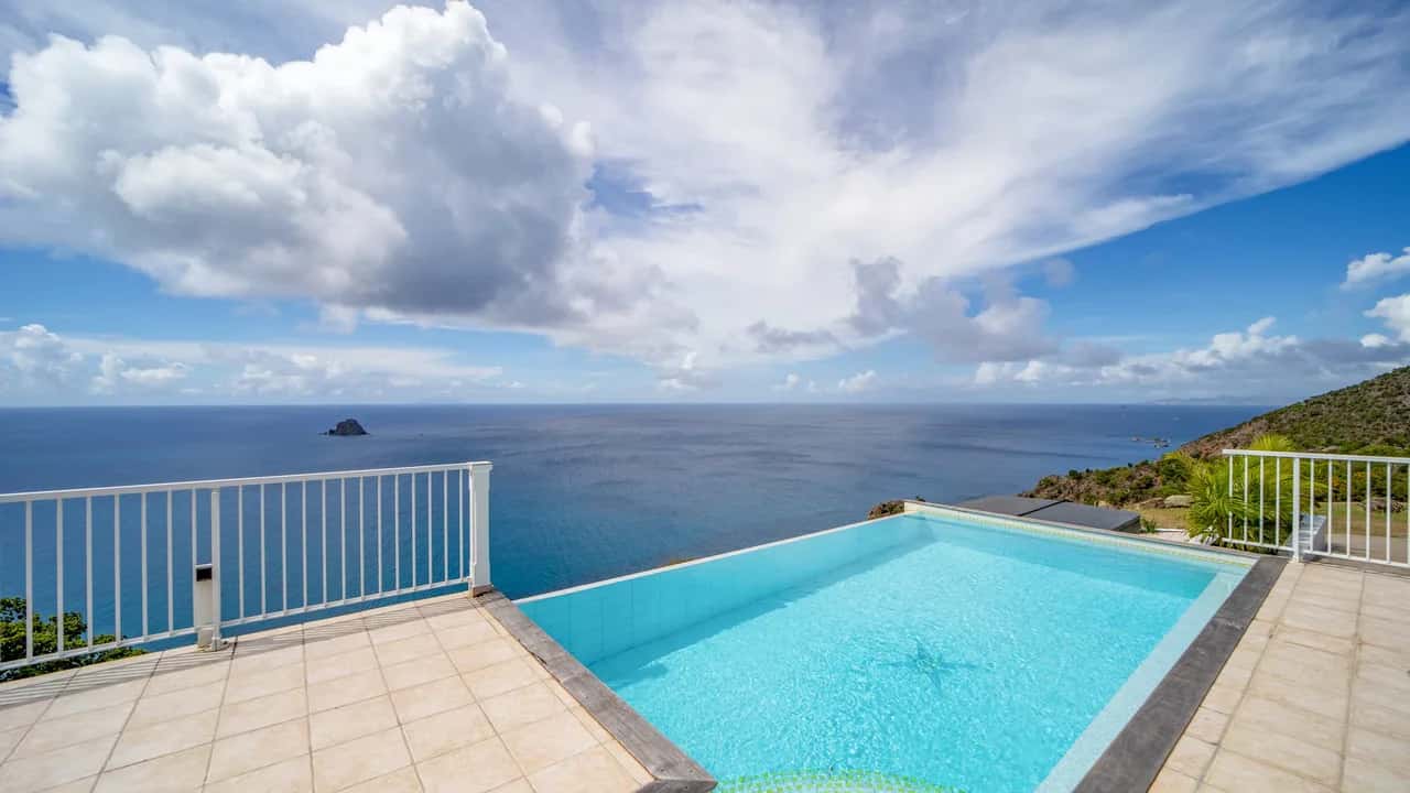 Sunny Terrace Villa With Jacuzzi And Stunning View