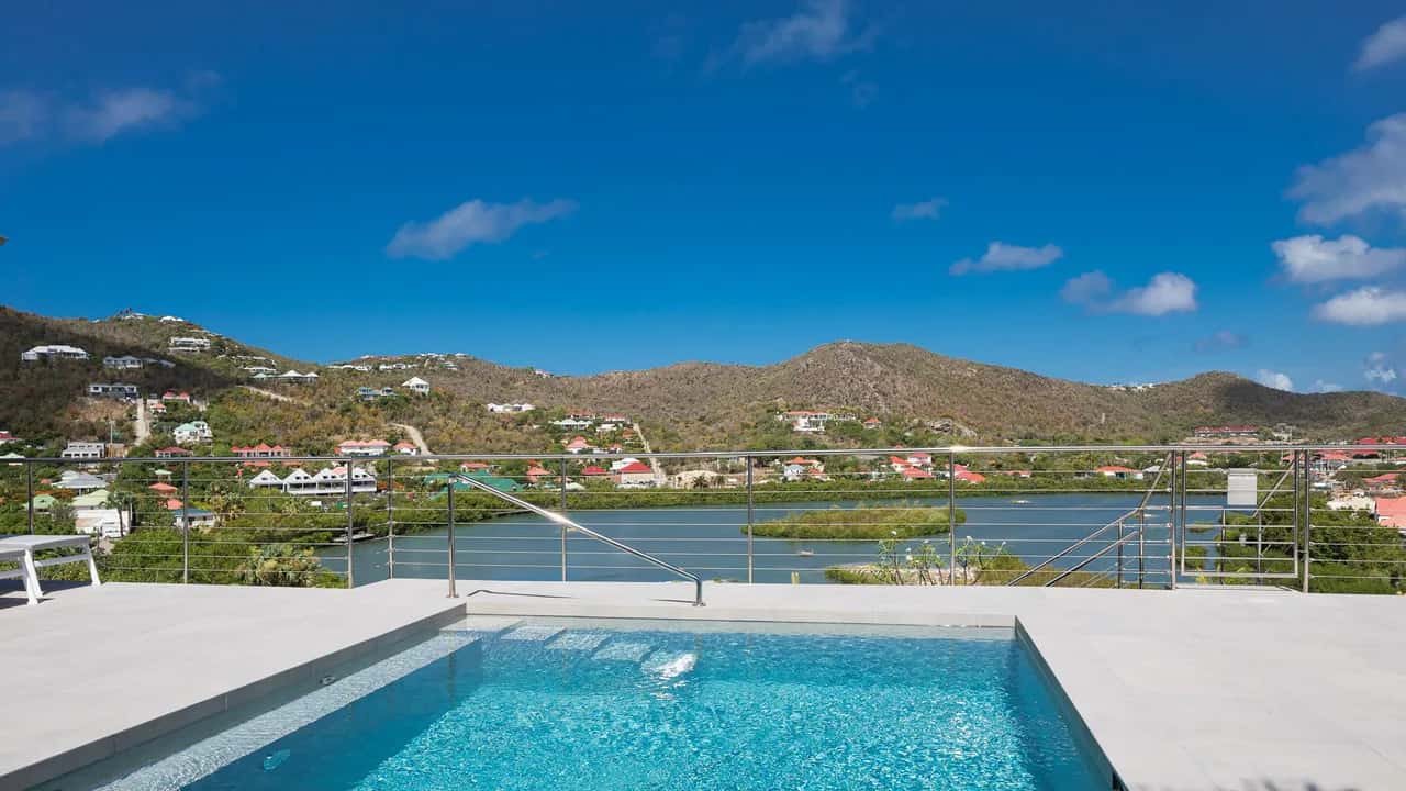 Luxurious Hillside Villa with Panoramic Views