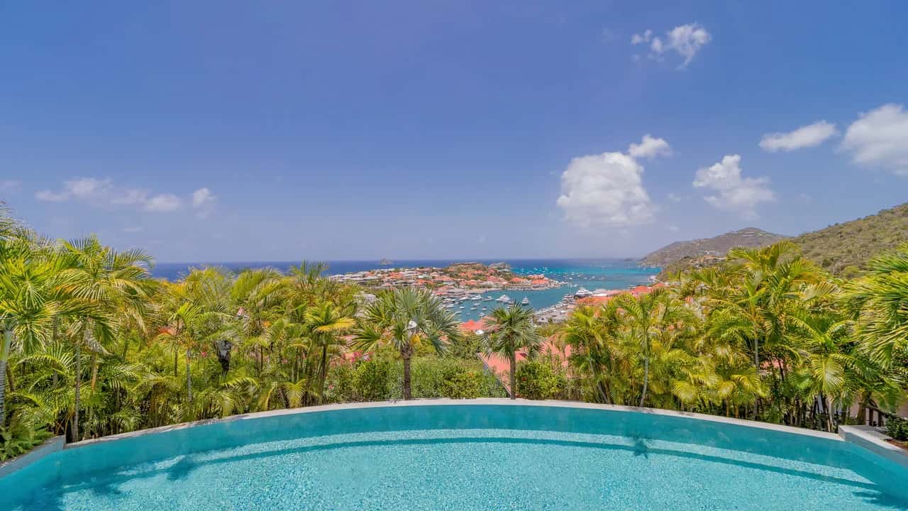 Beautiful Craft Villa with Views of the Harbour