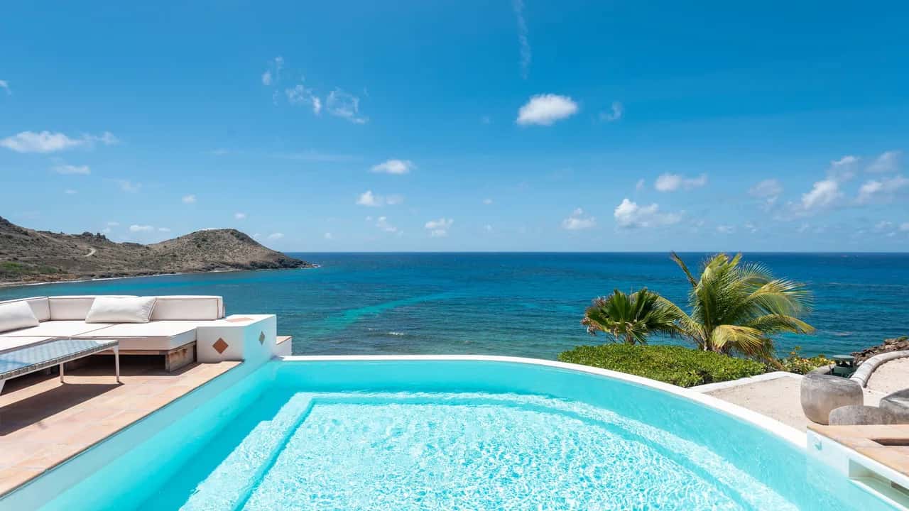 Spectacular Oceanic Pool Seaside Chant Retreat