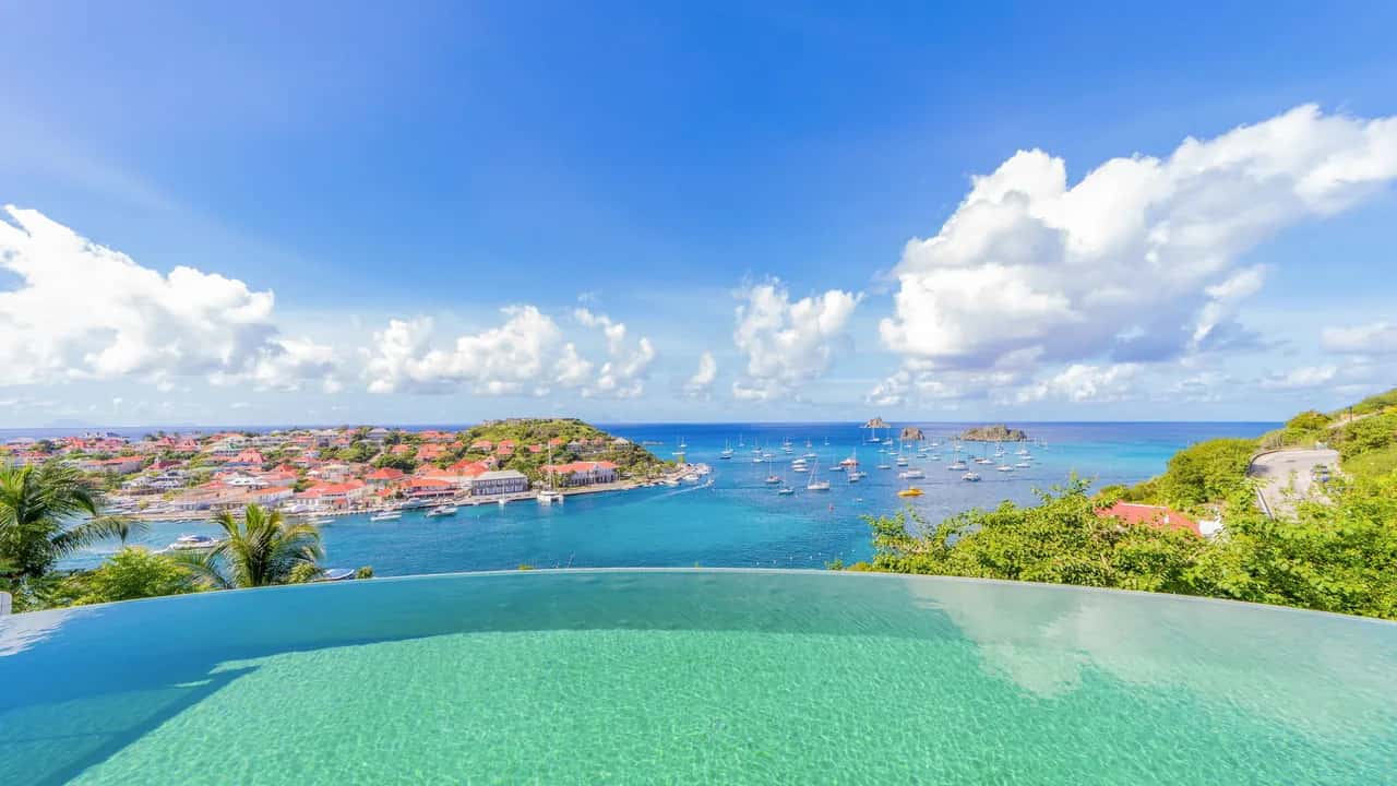 Luxurious Villa With Ocean And Rolling Hills View