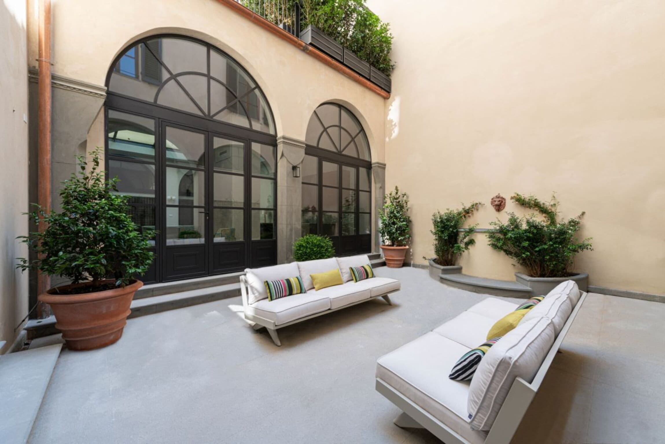 Elegant Three Bedroom Penthouse in Florence, Foto 2