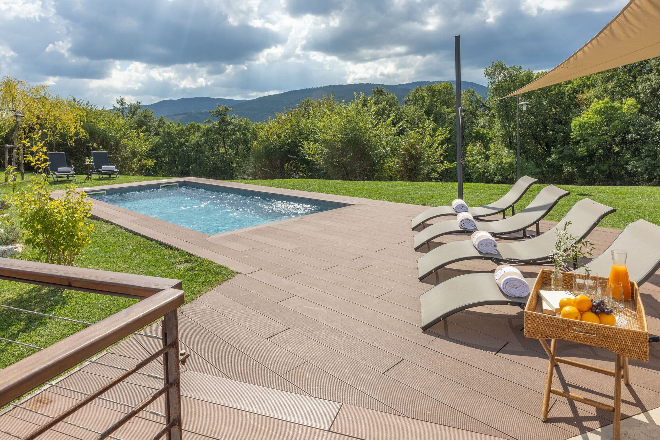 Poolside Six-Bedroom Villa in Radicondoli, Foto 3