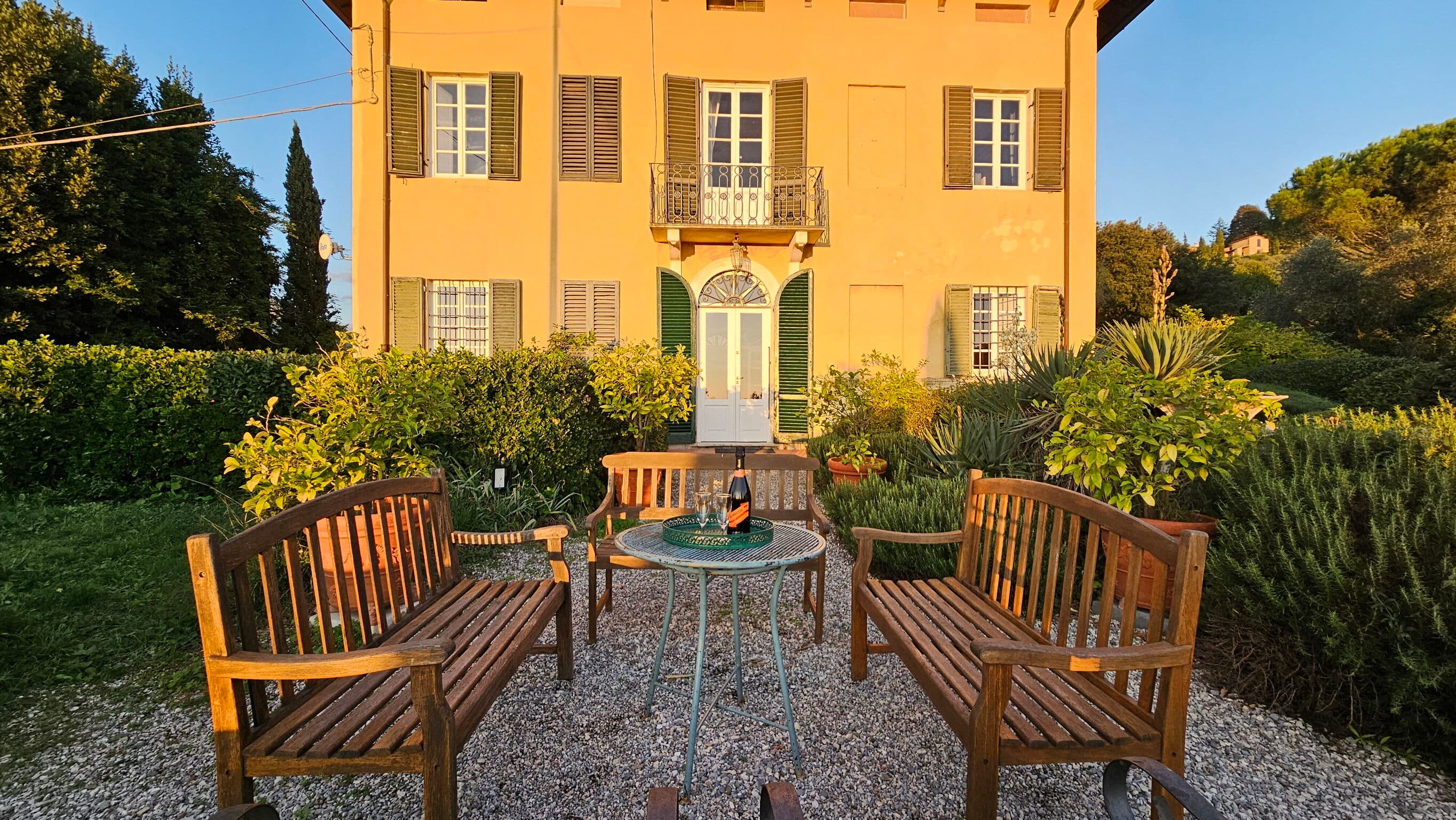 Scenic Terrace Villa in Montigiano, Foto 5