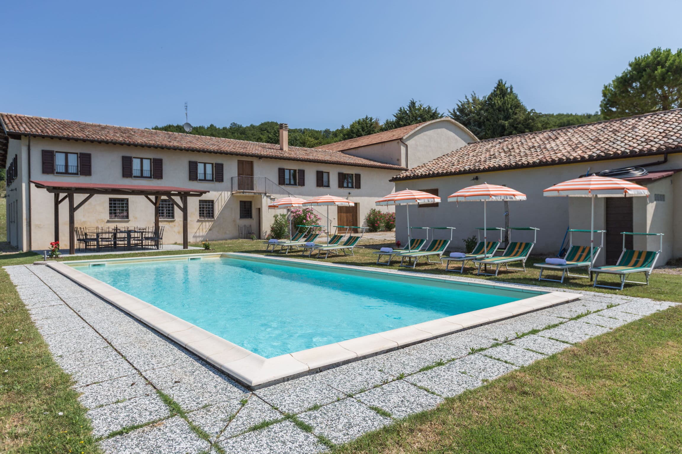 Hillside Eight-Bedroom Villa in Pergola, Foto 4