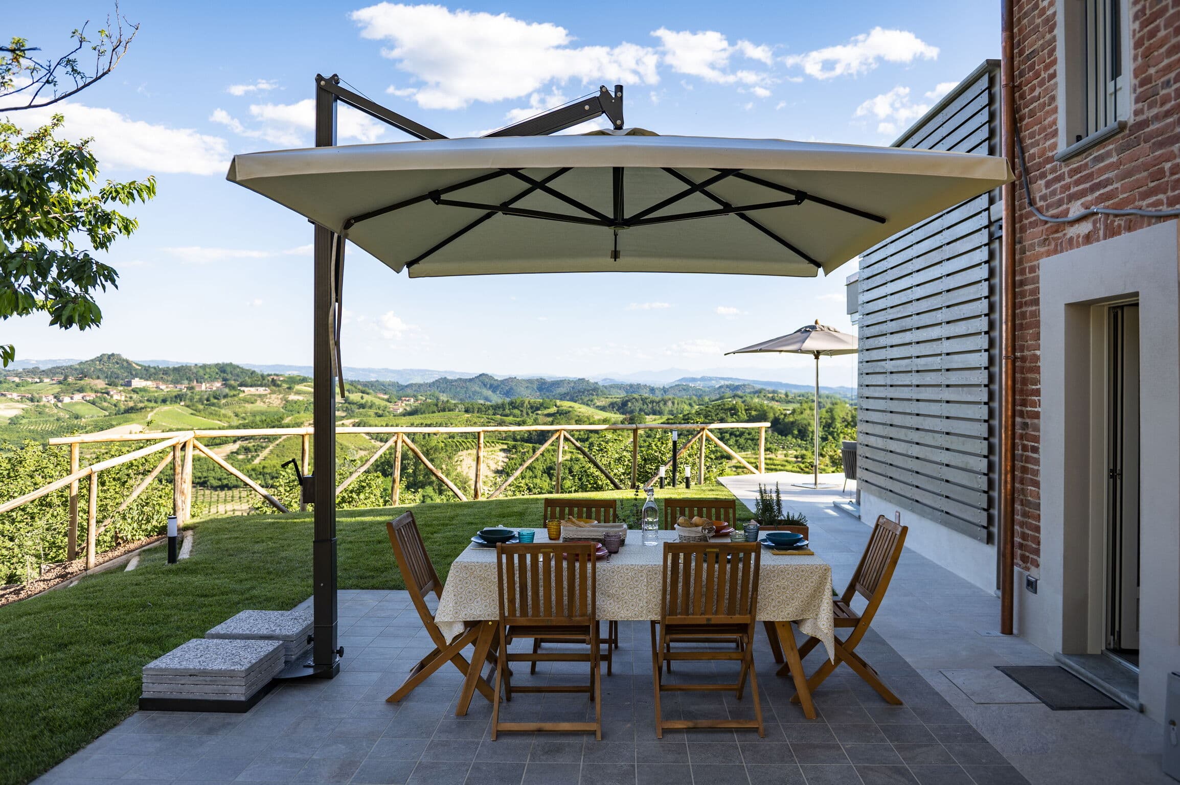 Balcony Three Bedroom Villa in Roreto, Piemonte, foto 3