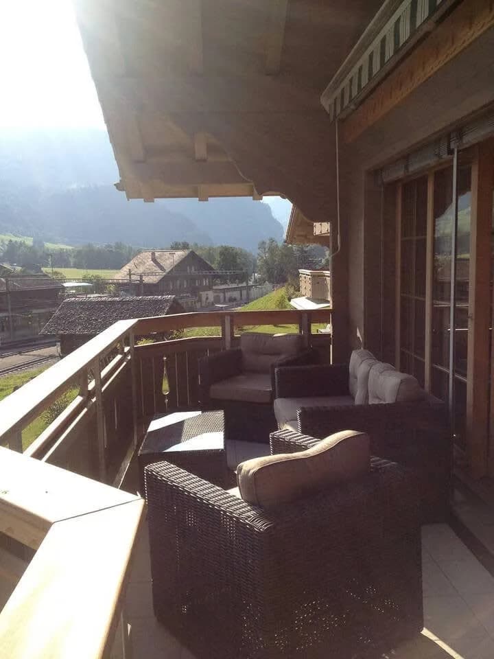 Cozy 3 BR Flat with great views to the Eiger North photo 3