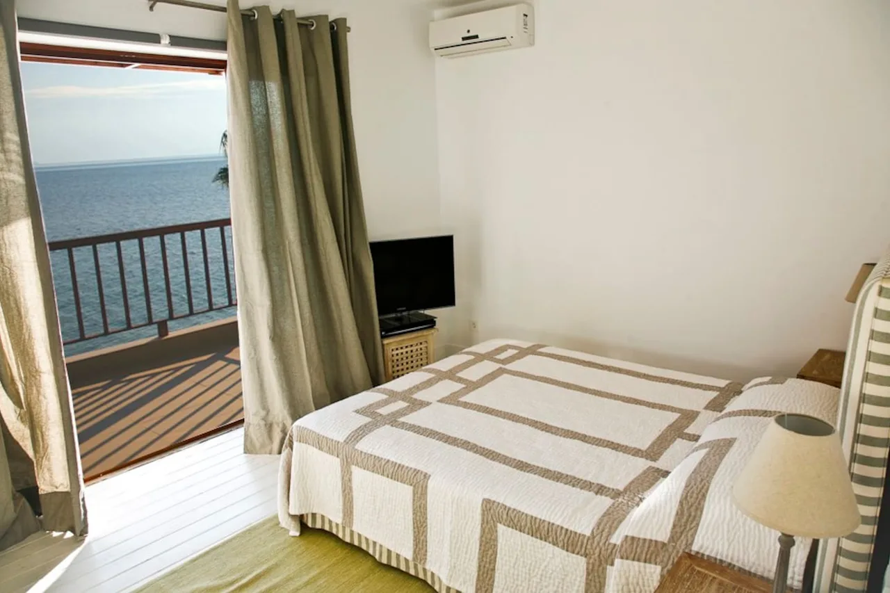 Great villa right on the Sea with Stunning Views photo 2