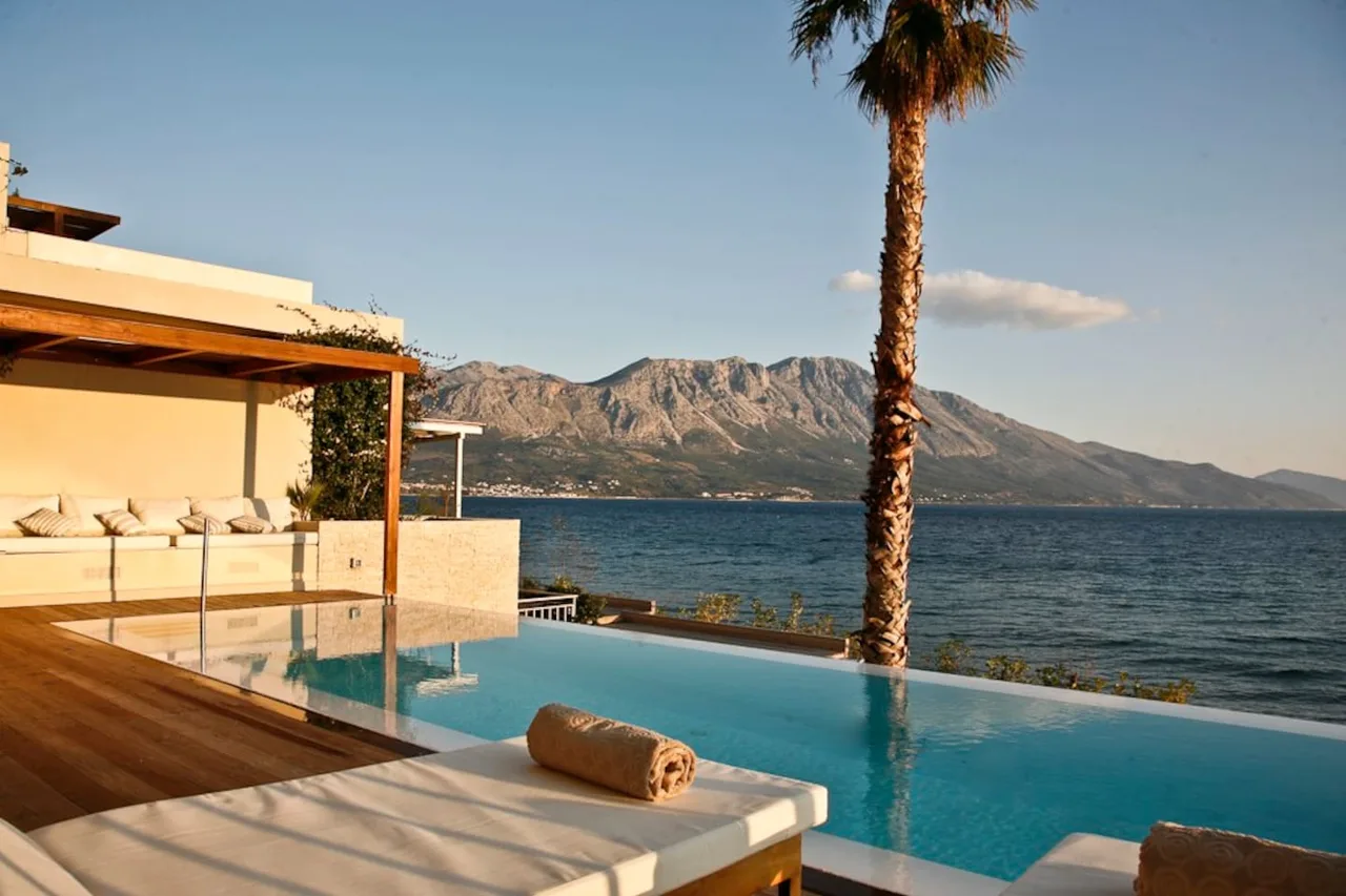 Great villa right on the Sea with Stunning Views photo 3