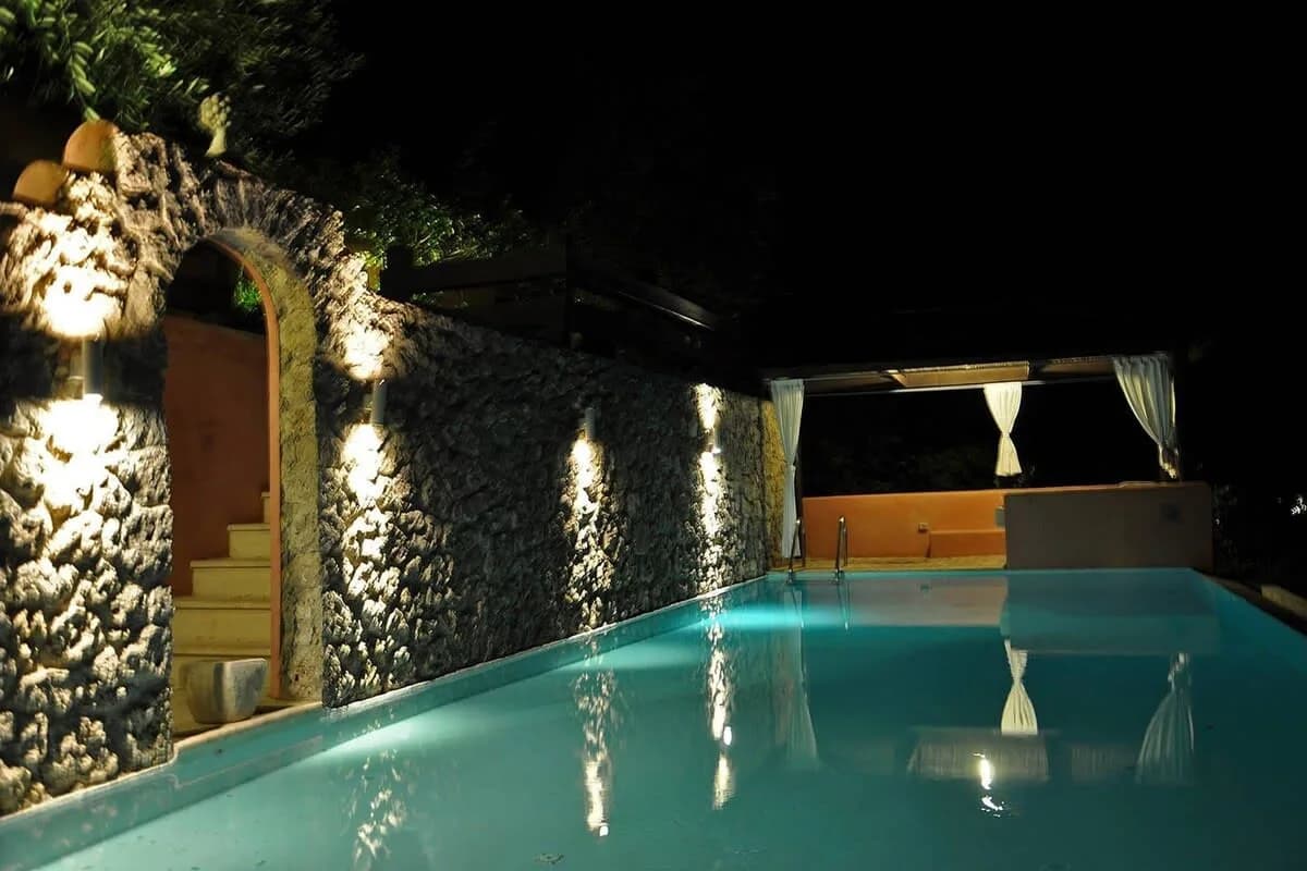 Stunning Villa with Amazing Views in Great Setting photo 4