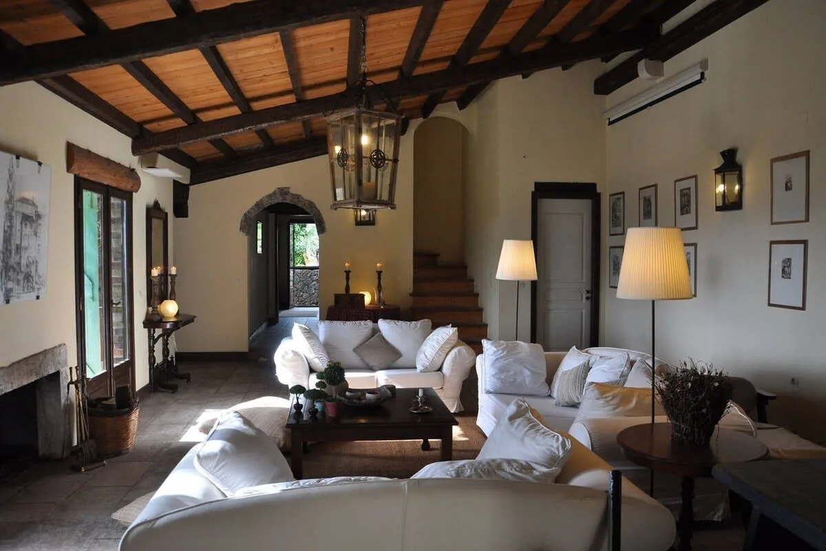 Stunning Villa with Amazing Views in Great Setting photo 5