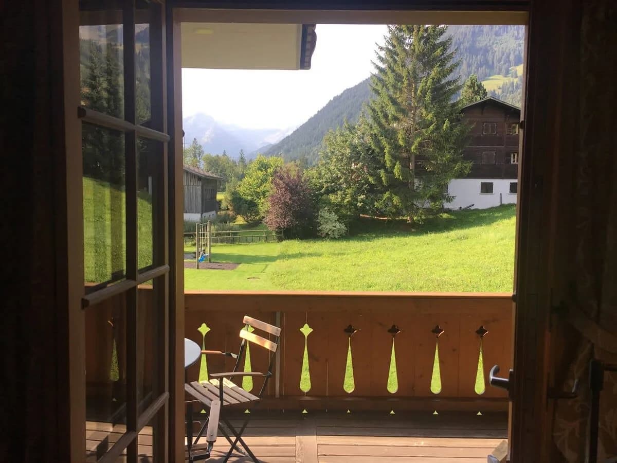 Eggli ski-in luxurious and cosy alpine style flat photo 3